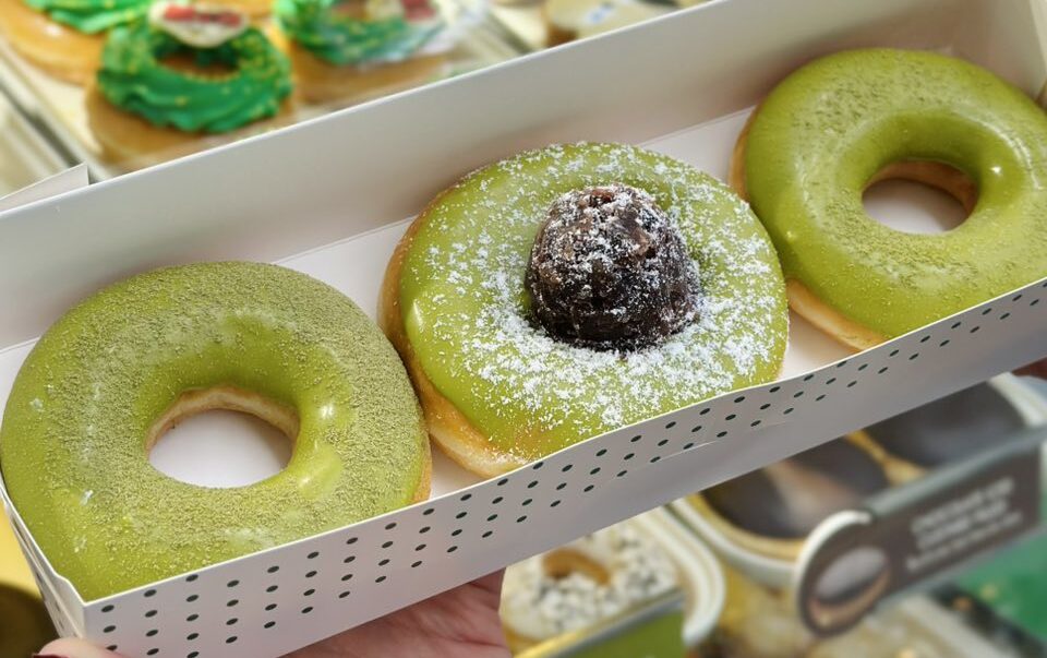 สายมัทฉะห้ามพลาด! Krispy Kreme ส่งความฟินใหม่ “Try on Matcha Doughnuts” เริ่มต้นเพียง 35 บาท