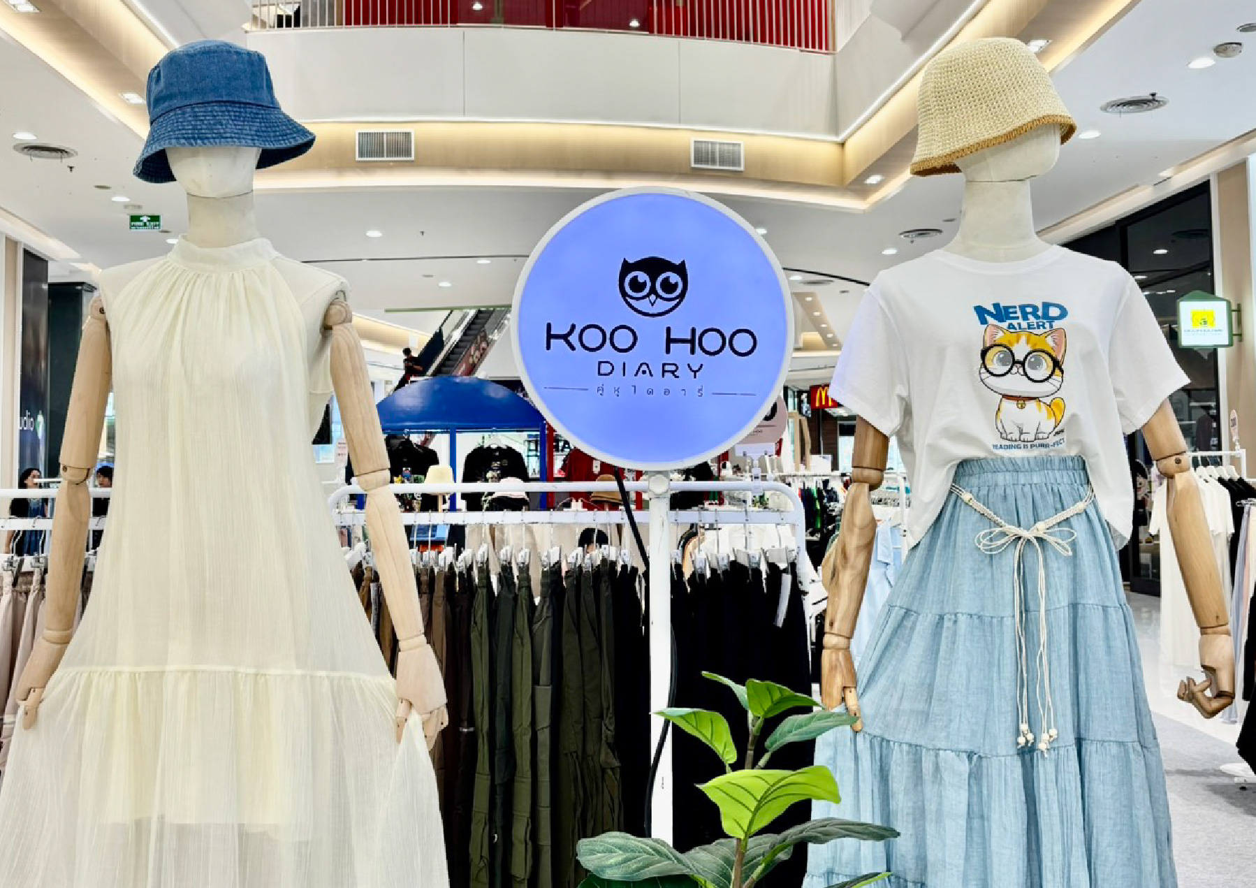ปักหมุดพิกัดช้อป! KOO HOO ศูนย์รวมแฟชั่นสุดปัง ราคาสบายกระเป๋า ที่มาร์เก็ตวิลเลจ สุวรรณภูมิ